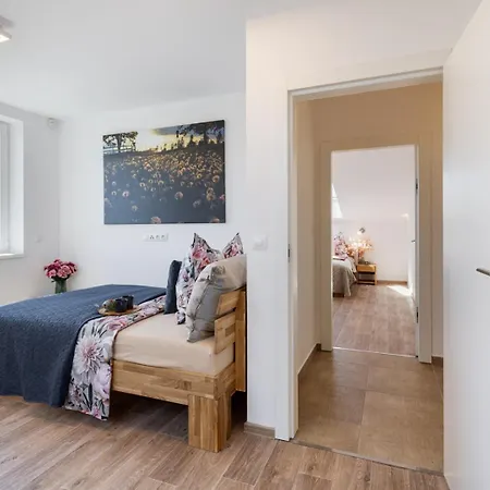 Luxusni Blonde Farm Apartment *