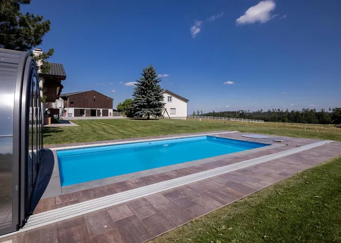 Luxusni Blonde Farm