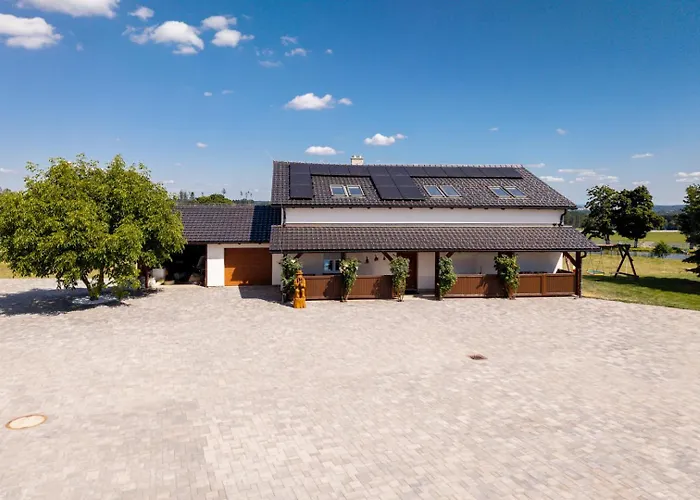 Luxusni Blonde Farm